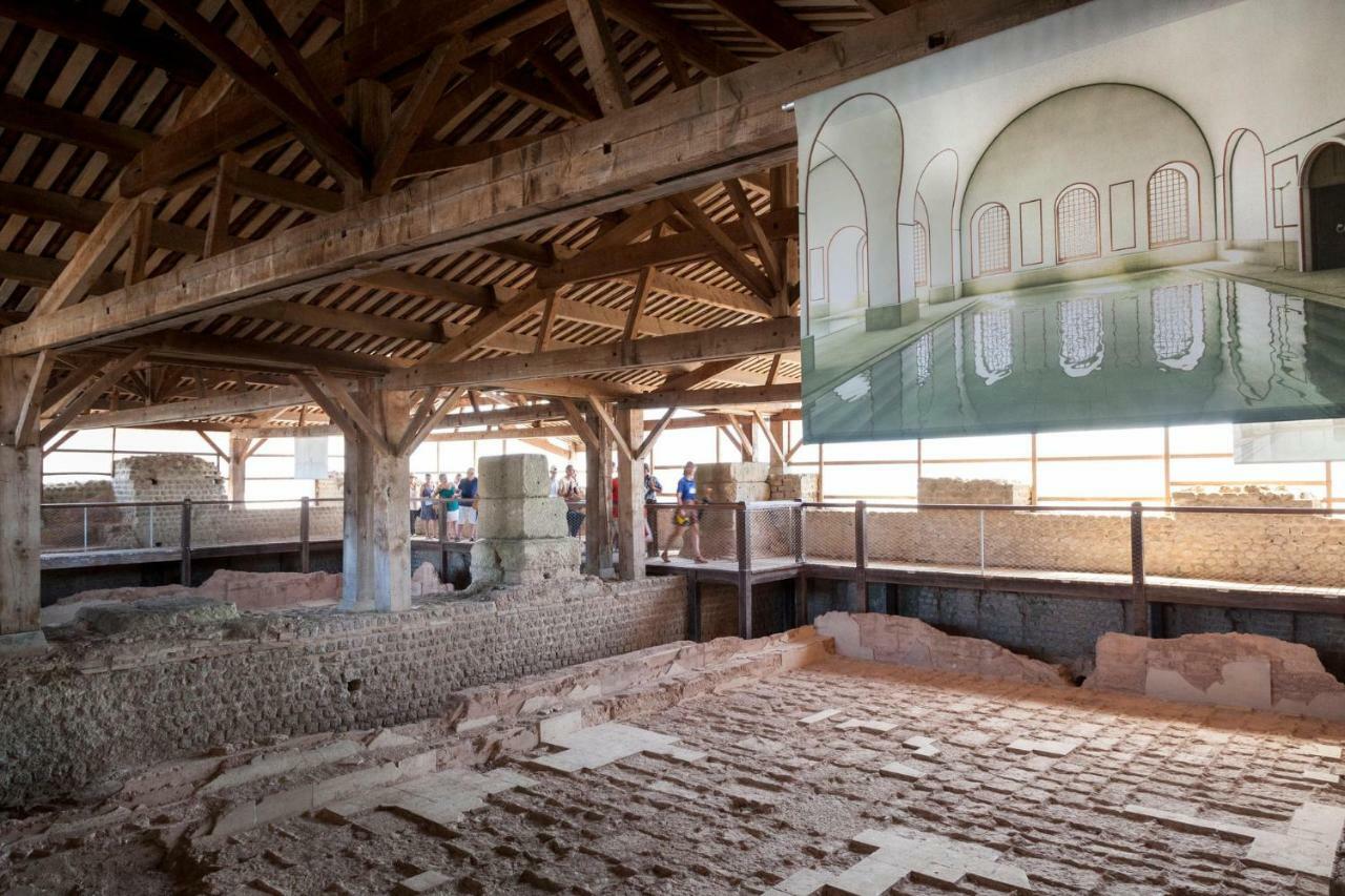 Maison La Peruse at Les Vergnes Gites Exideuil-sur-Vienne Extérieur photo